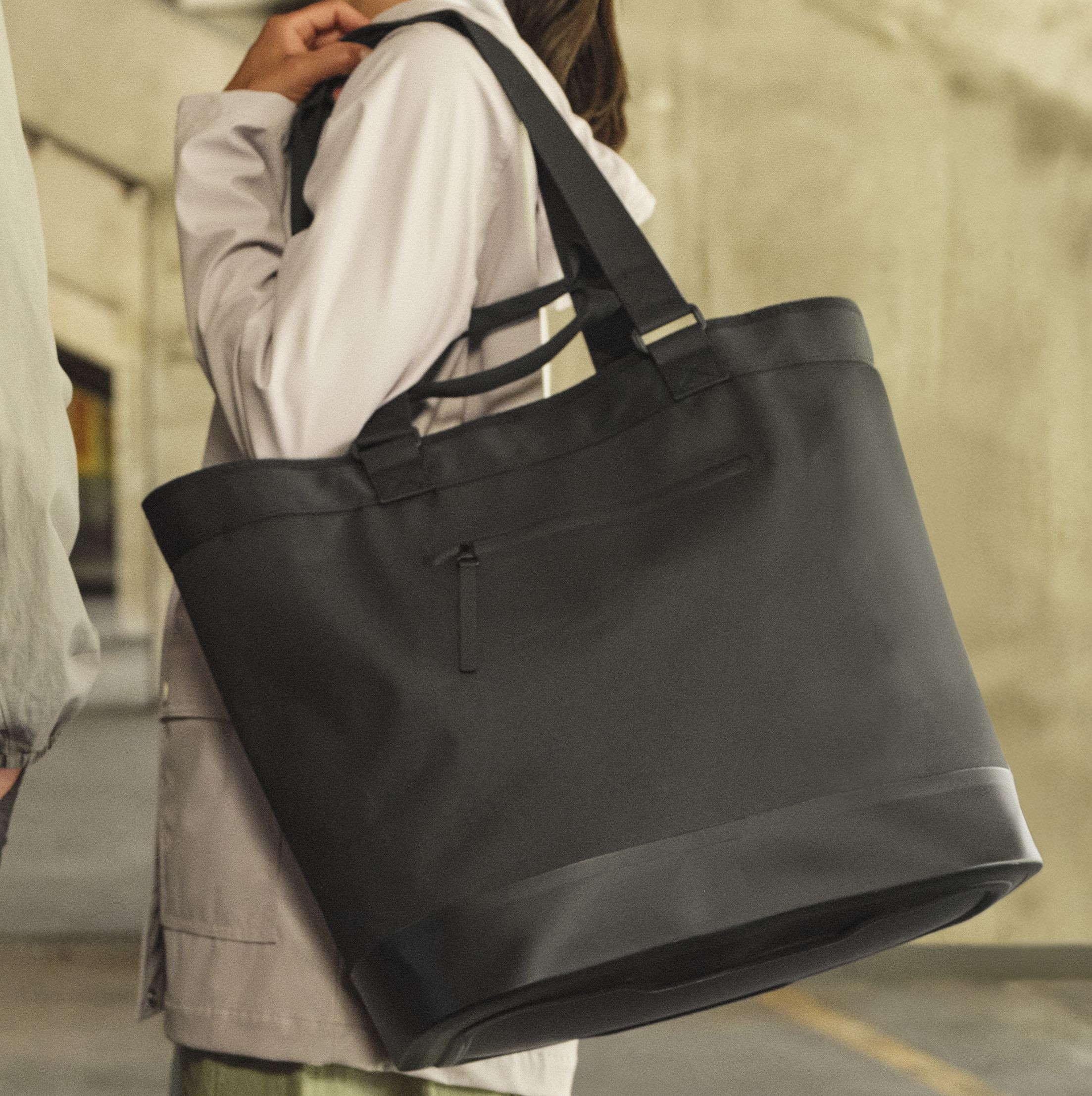 WATERPROOF 35 LITRE TOTE BAG
